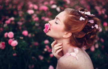 ローズサプリおすすめ口コミランキング2019｜バラが華やかに香りながらホルモンバランスを整える５選